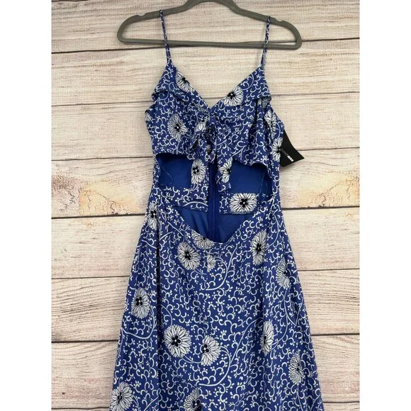 Fashion‎ Nova Bohemian Luxury Cut Out Jumpsuit Women's Size M Blue/White NEW - Picture 3 of 10